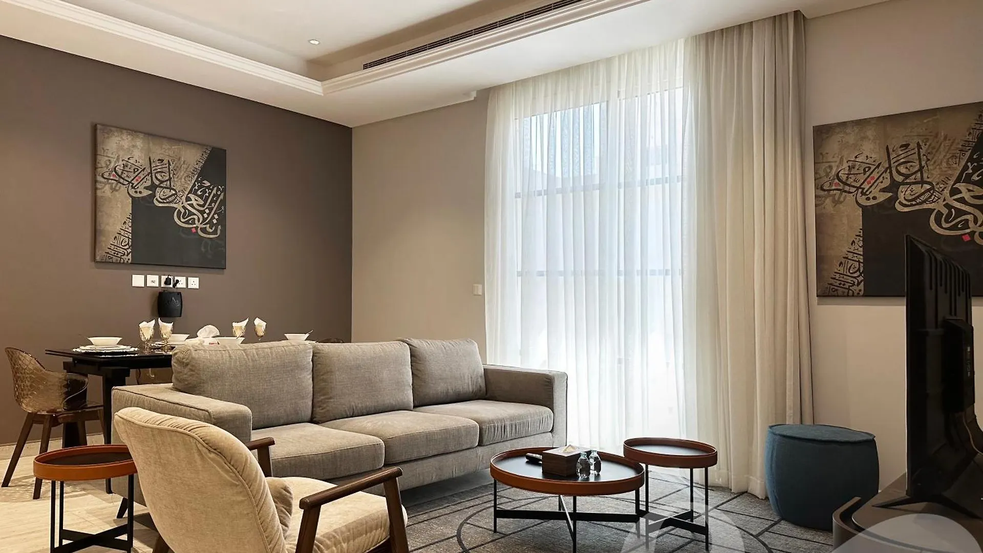 Kease Yasmin E-3 Royal Touch Gx80 Apartment Riyadh