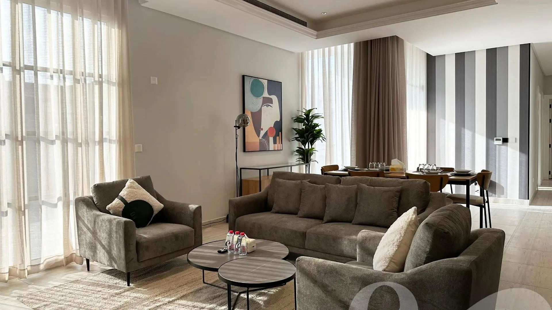 Kease Yasmin E-3 Royal Touch Gx80 Apartment Riyadh