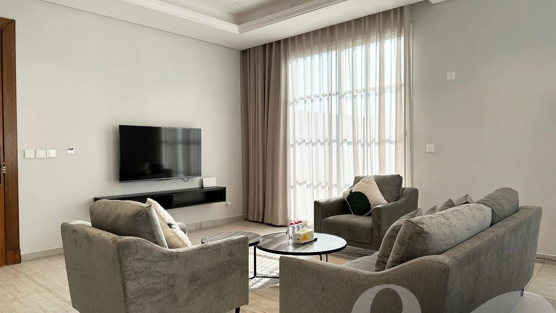 Kease Yasmin E-3 Royal Touch Gx80 Apartment Riyadh