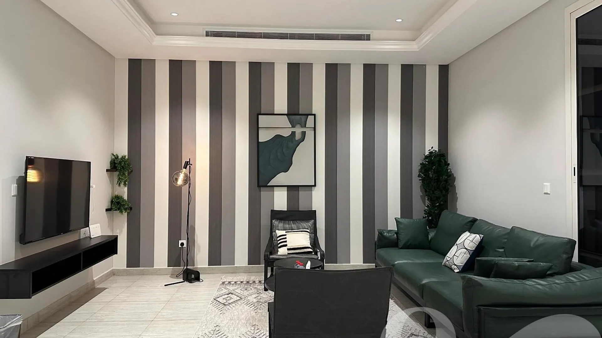 Kease Yasmin E-3 Royal Touch Gx80 Apartment Riyadh